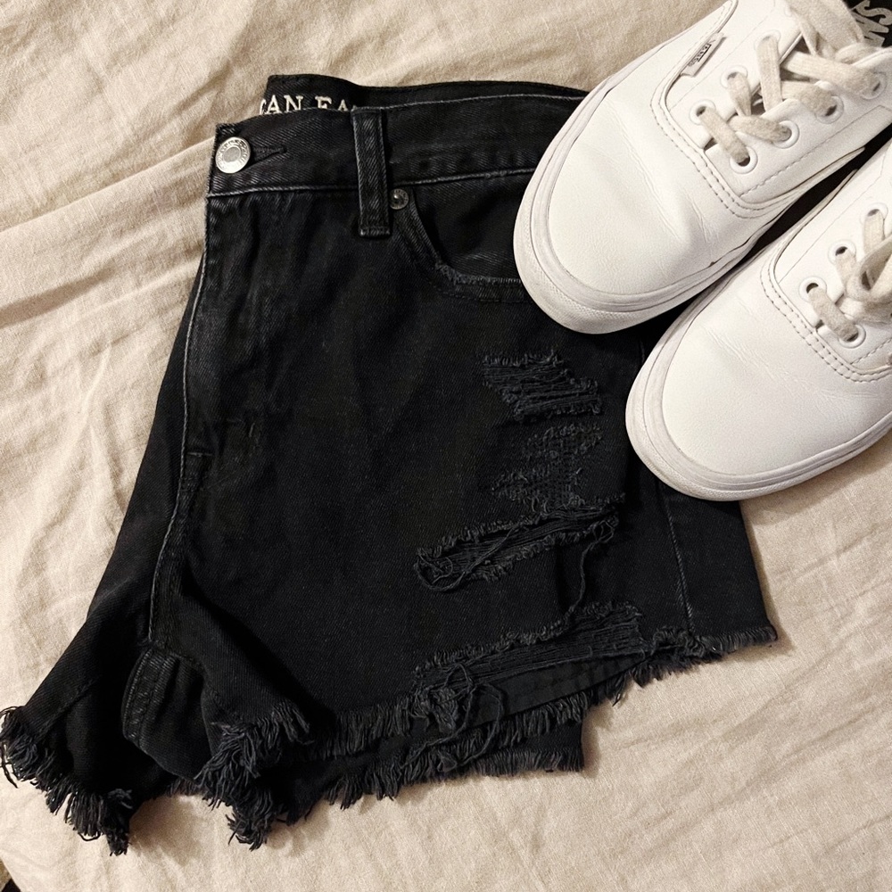 American Eagle High Rise Festival Distressed Fringe Black Denim Shorts Size 0